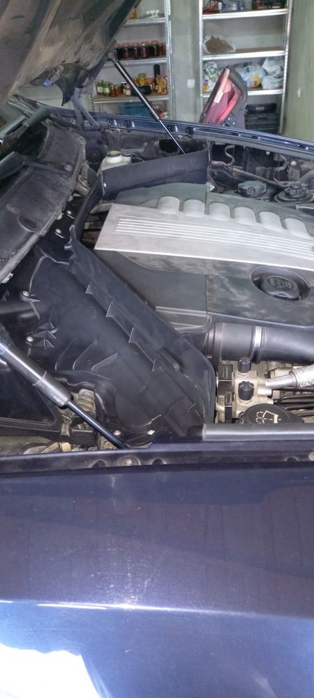 Кори над двигателя/панели/ БМВ Х5 Х6 Е70 Е71 BMW E70 X5 X6