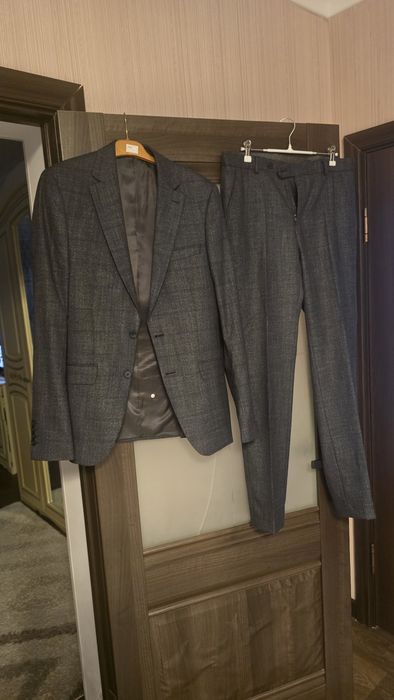 Продам мужской костюм новый