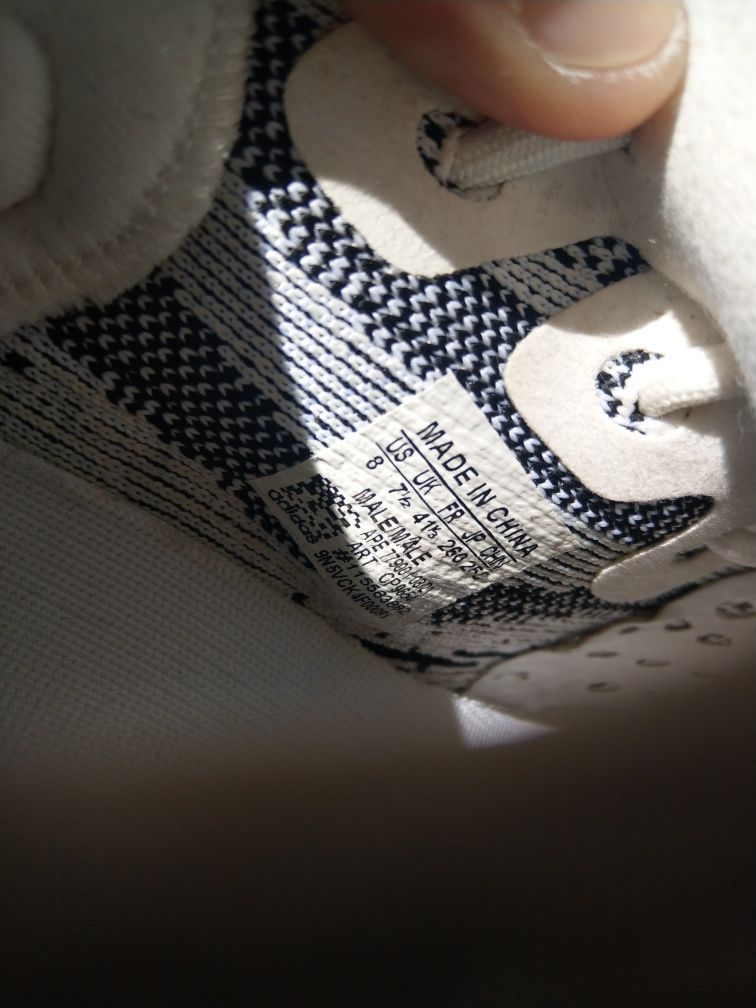 Adidas Yeezy Boost 350 Zebra. 42нм. 26,5см.