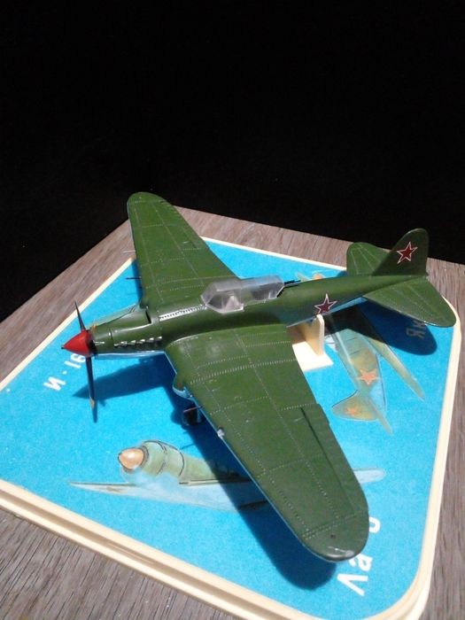 Модель самолета Ил - 2 ( 16×20 см СССР )