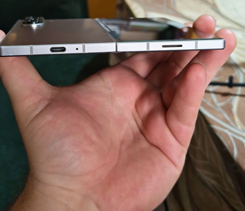 Samsung Galaxy Z Fold 6 - 512 GB  Silver Shadow Гаранция!