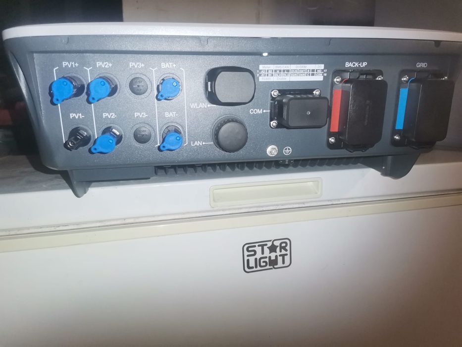 Vând invertor de 5kw