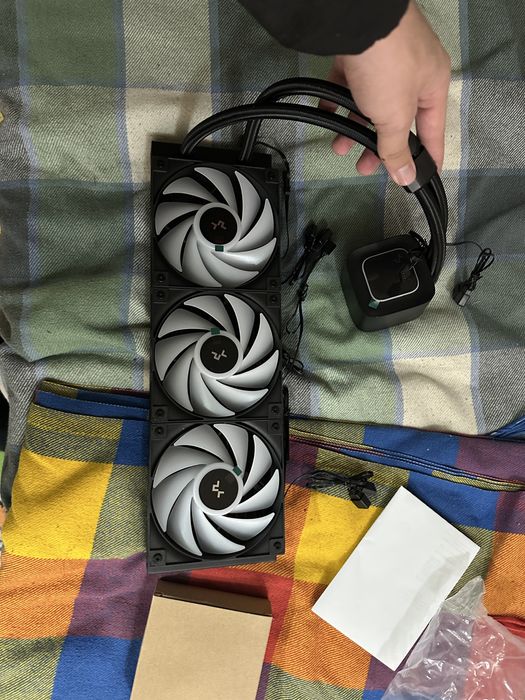 Водяное охлаждение Deepcool LE360 V2