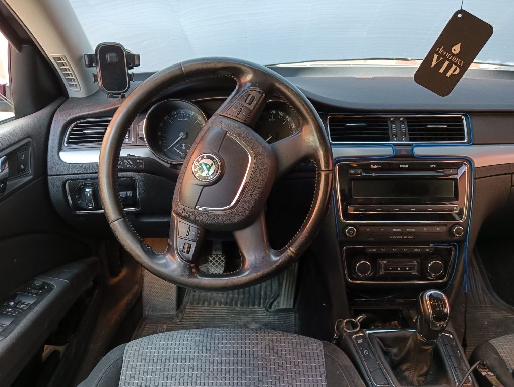 Vând Skoda superb