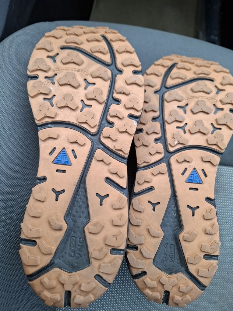 Adidasi Broooks Divide 4
