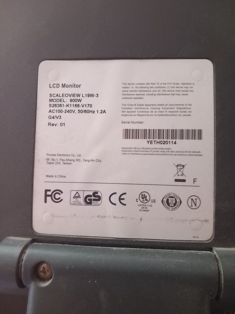Vând monitor Fujitsu Siemens LCD 60Hz