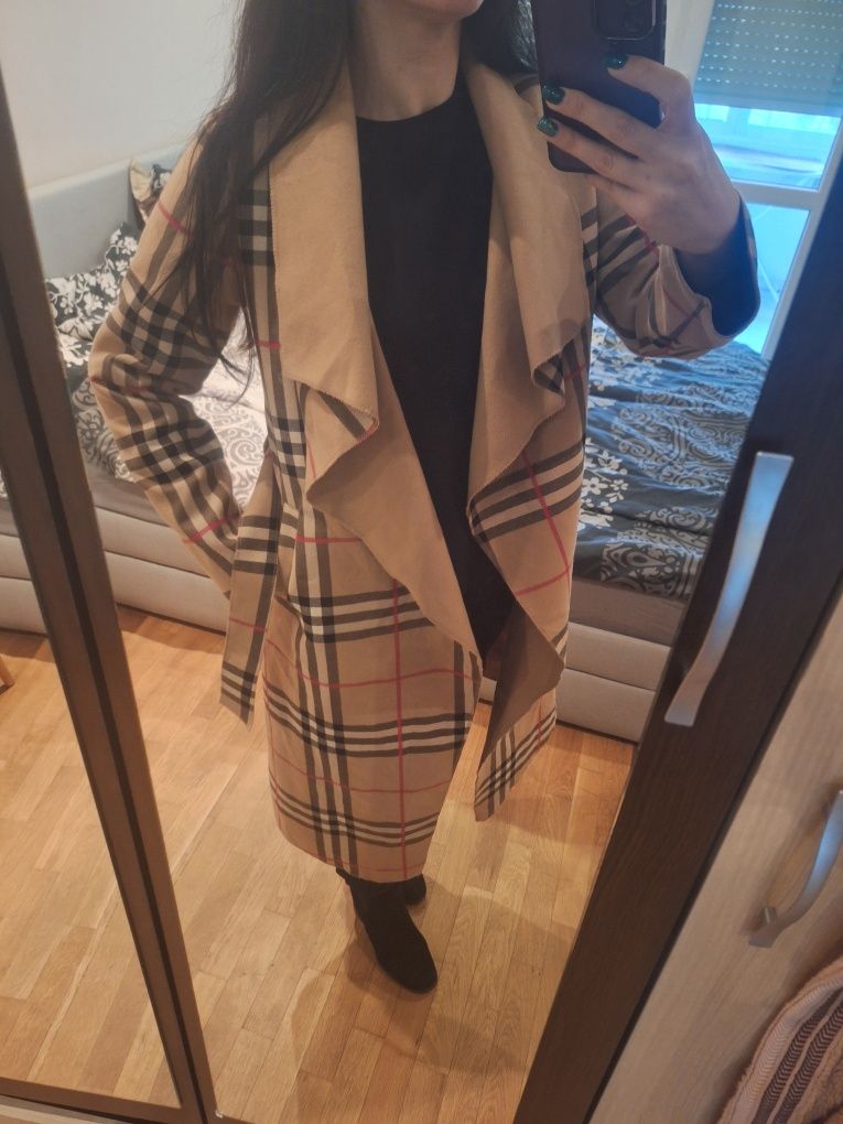 Дамско палто тип Burberry