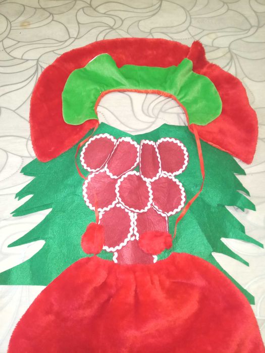 Новогодний костюмчик ягодка