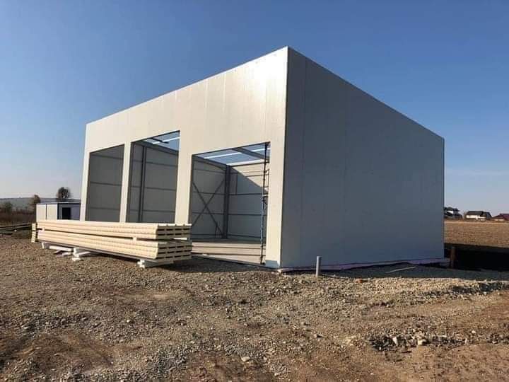 Vând structura metalica