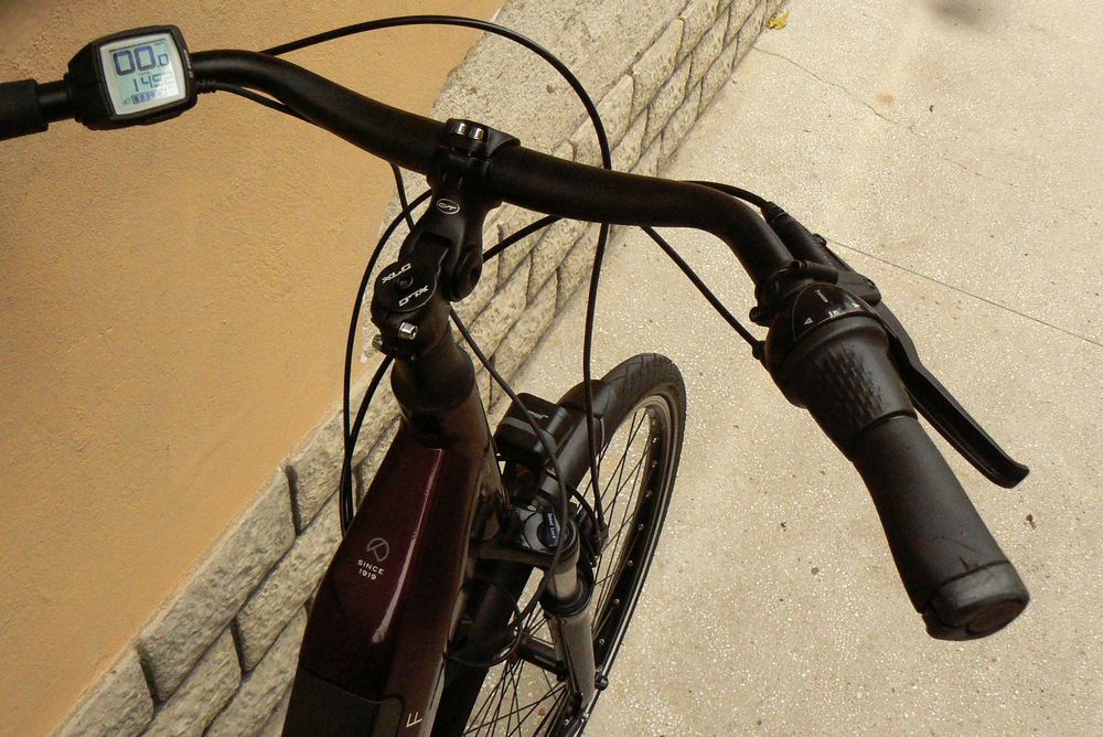 Bicicleta ebike Kalkhoff cu motor Bosch