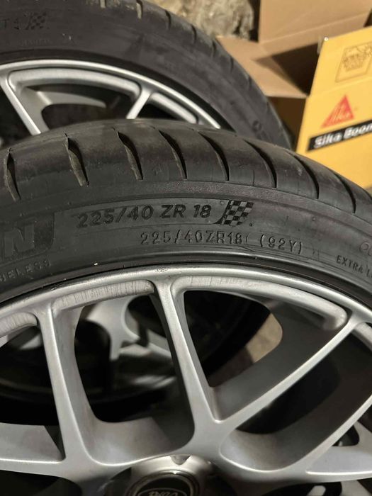 Michelin Pilot Sport 4 225 40 18