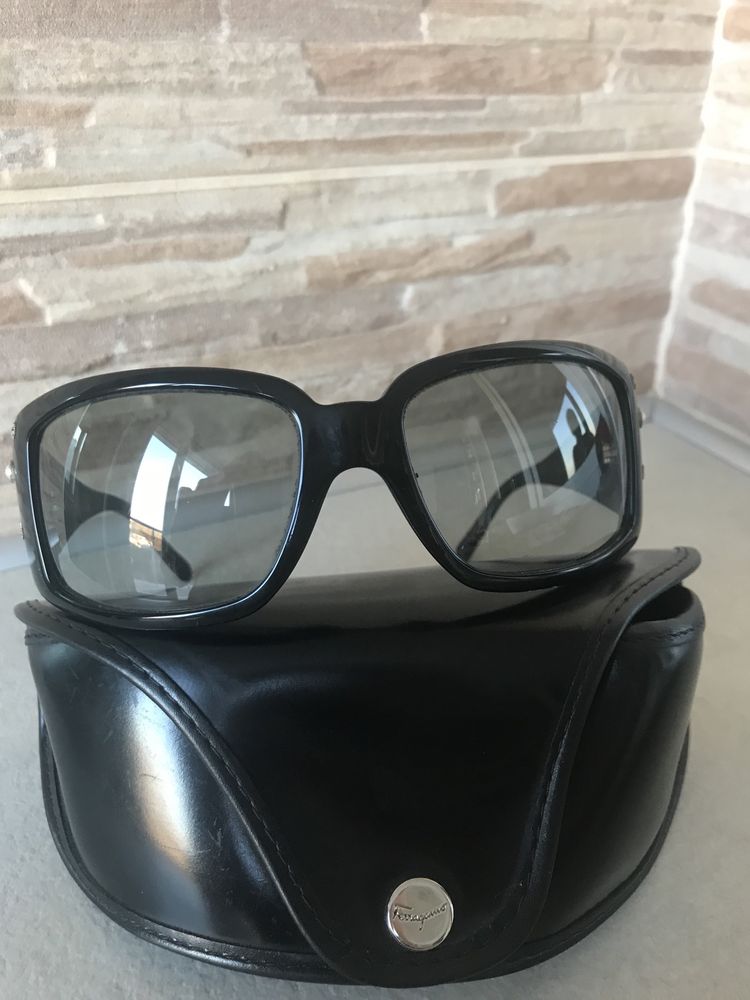 очила Салваторе Фергамо