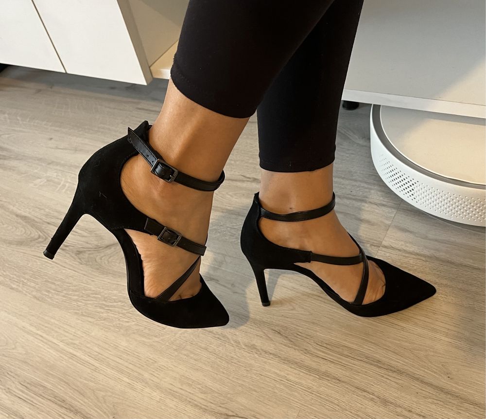 Pantofi stiletto cu bretele