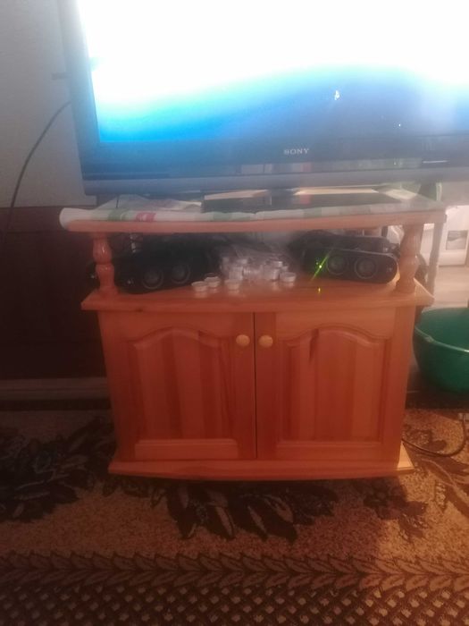 Бюро от естествено дърво