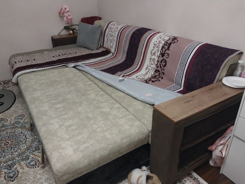 Диван уголок  раскладной .