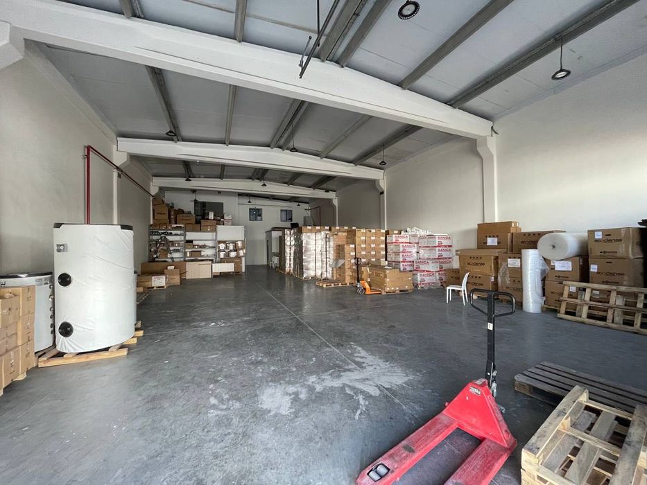 Продаётся полностью готовый к эксплуатации склад площадью 720 м² (AX)