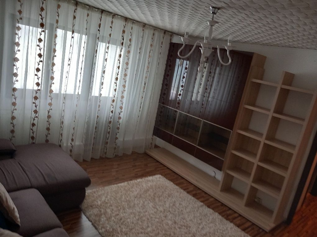 Proprietar vand apartament 2 camere/ liber /etaj2/spațios/centrala/AC