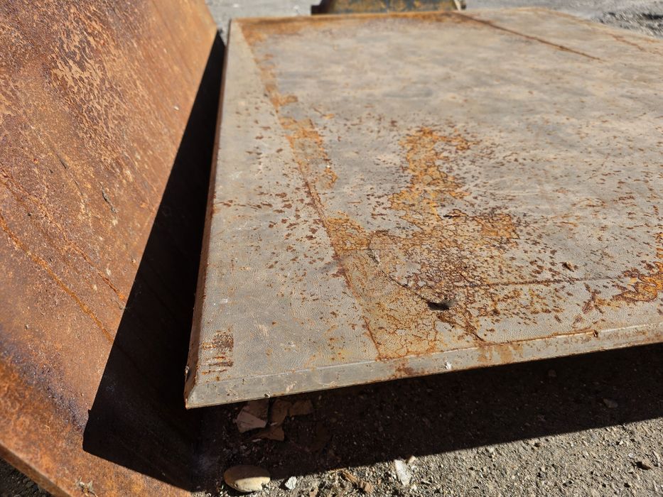 Plăci oțel 15 mm – 137×100 cm, >100 kg/buc, ideale acoperire șanț