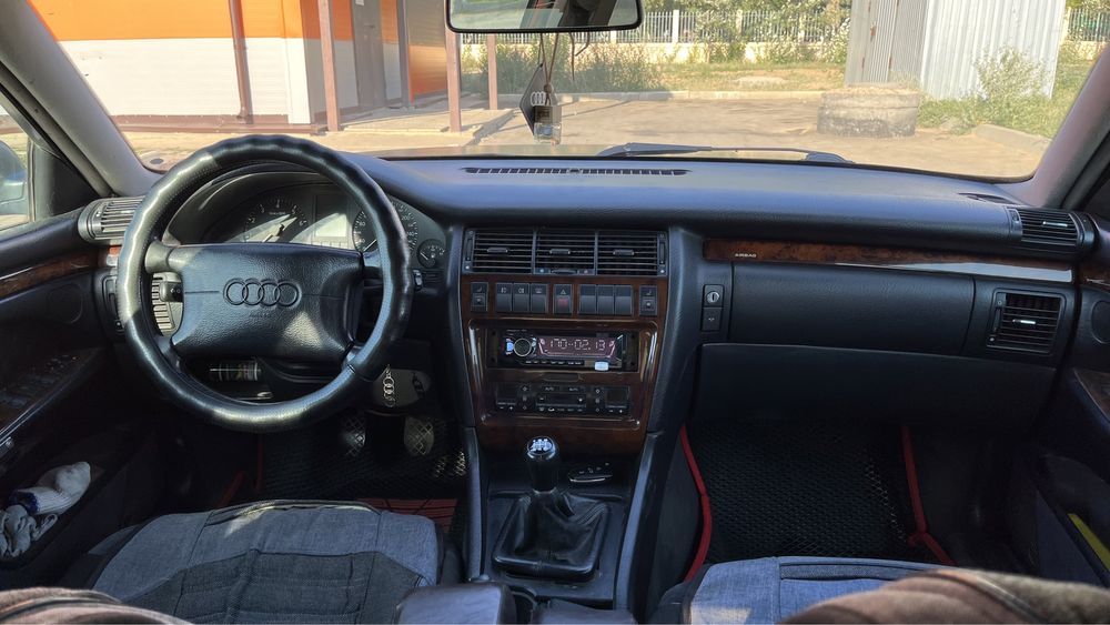 Продам Ауди А8 qwattro