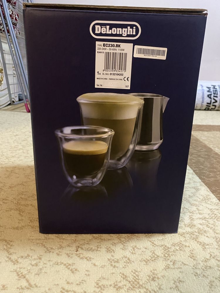 Кофемашина. Delonghi.