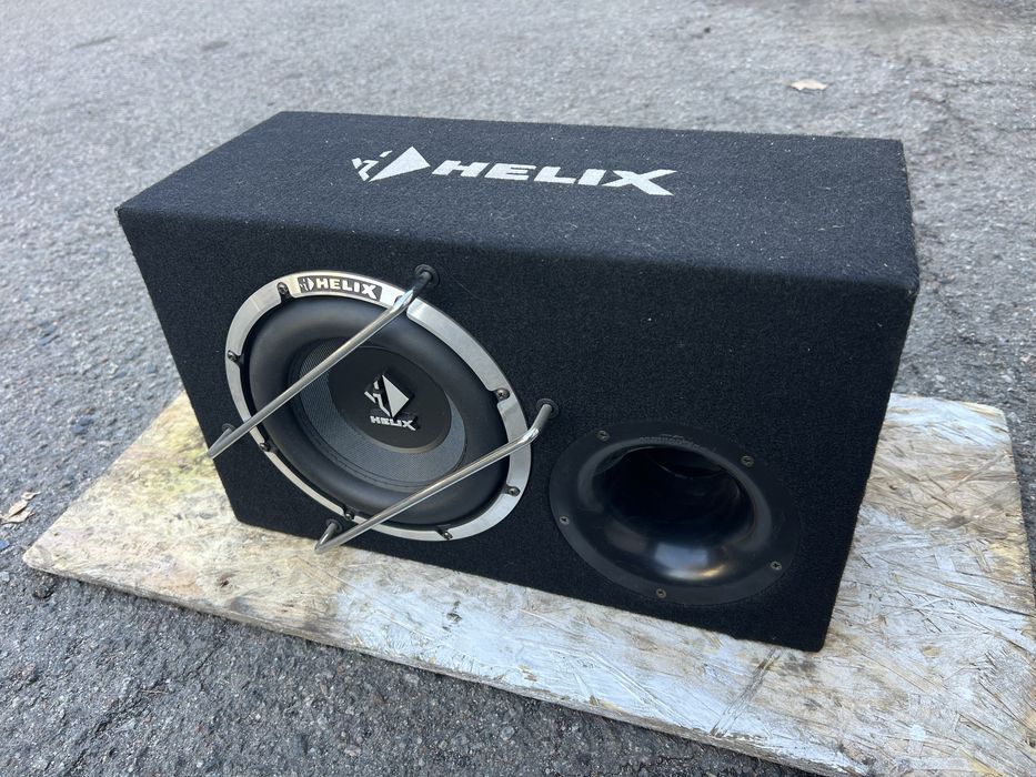 Сабвуфер Helix P8E