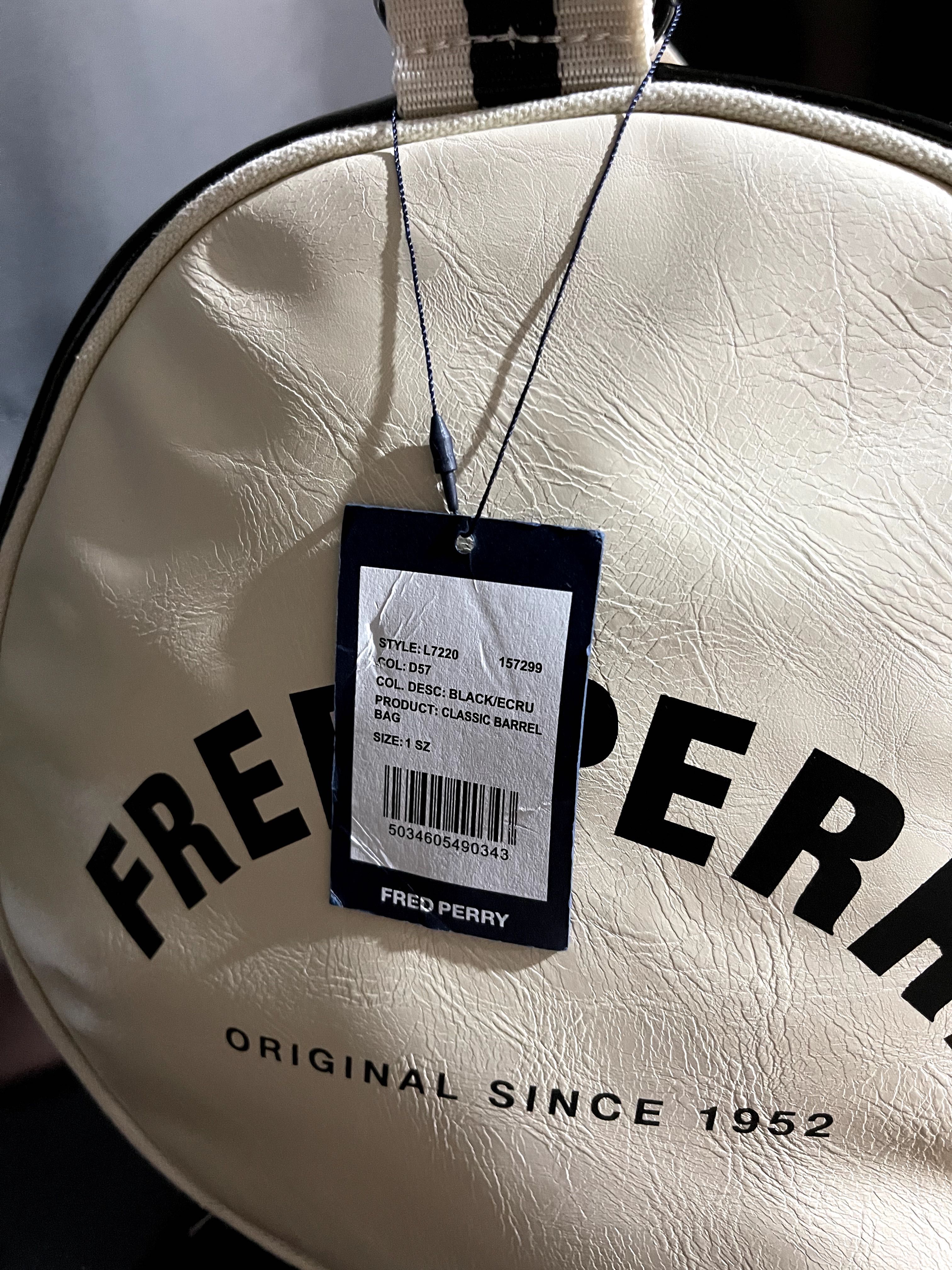 Чанта Fred Perry Classic Barrel Bag