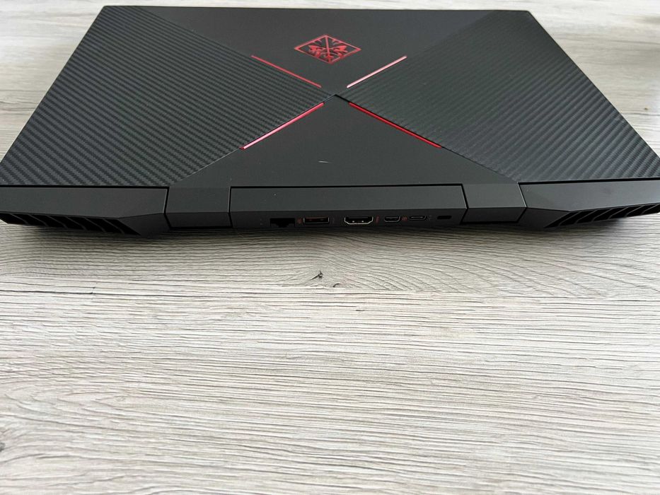 Laptop Gaming HP Omen 15-dc1032nq – i7, GTX 1650, 16GB, SSD 512GB W11