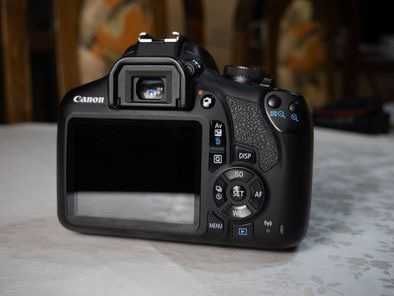 Canon EOS200D + китов обектив и обектив 75-300мм