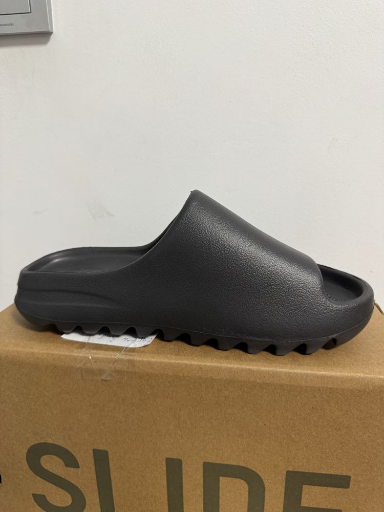 YEEZY SLIDE с кутия!!!