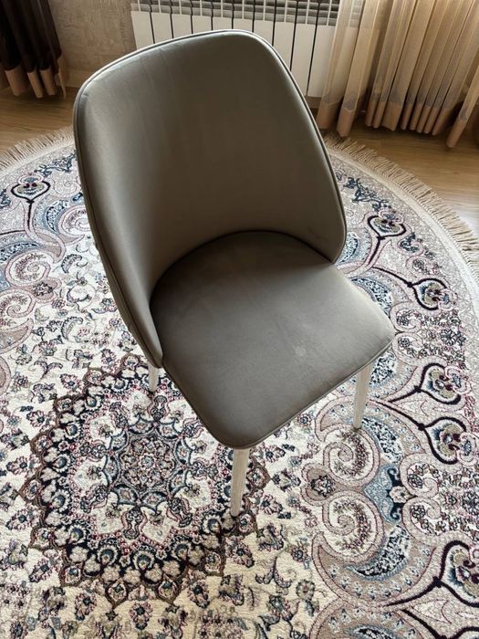 Продается стул кухонный