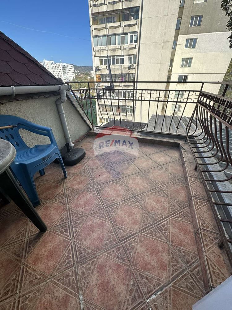 Тристаен апартамент, жк. Левски, гр. Варна В.В 3745
