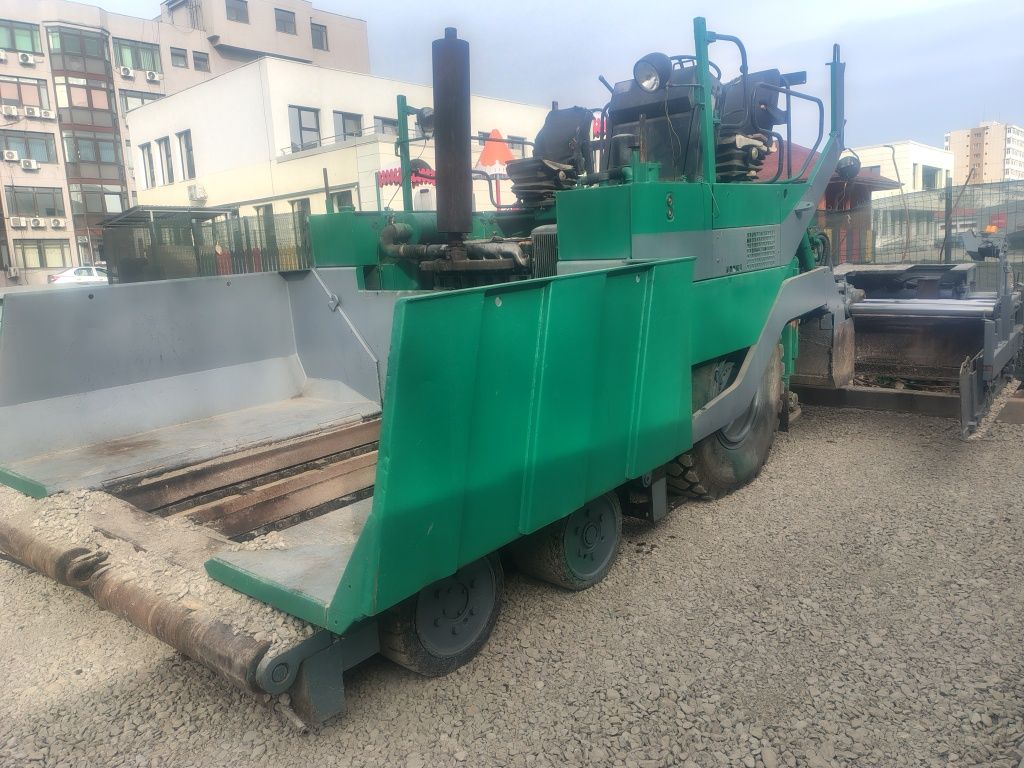 Vând finisor asfalt 28000 euro