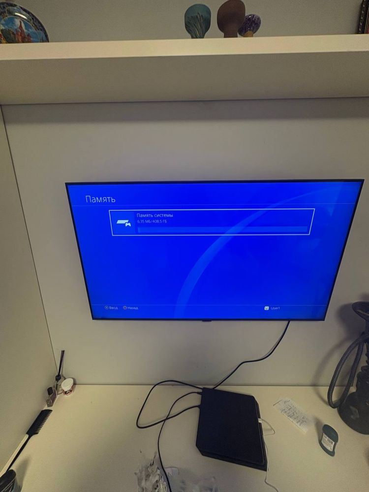 PS4 Slim с два геймпада