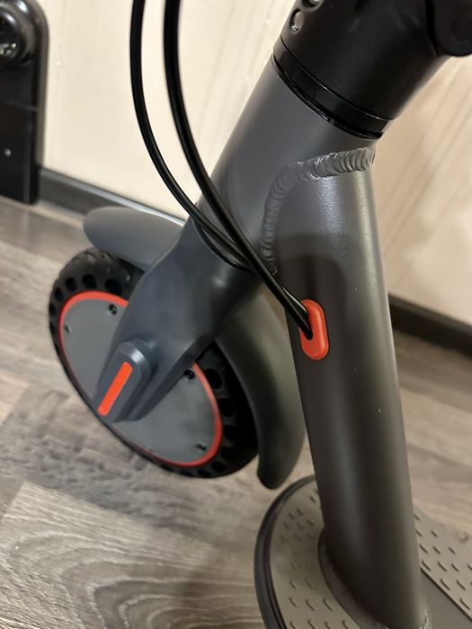 Електрическа тротинетка с макс скорост 25 km/h