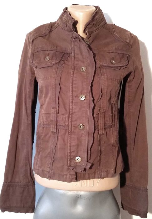 Jacheta moderna cambrata stil sacou cu aplicatii franjurate, buzunare