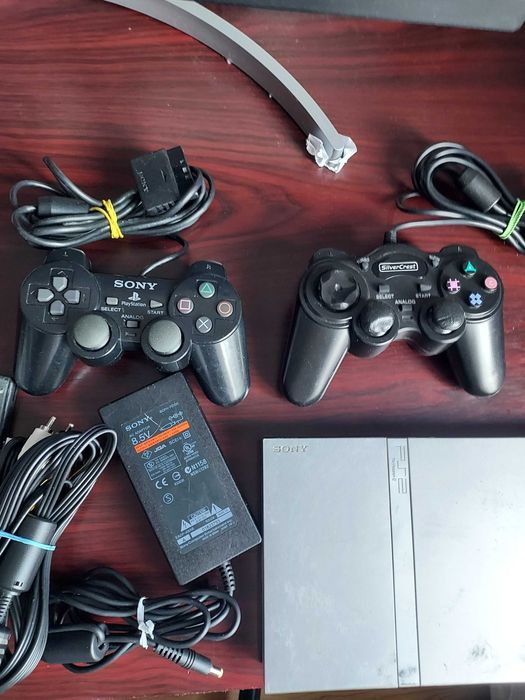 Ps2 slim,cu 2 manete + joc