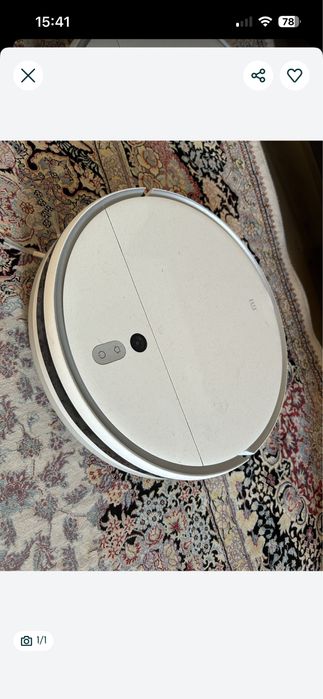 Робот пылесос в рабочем состоянии