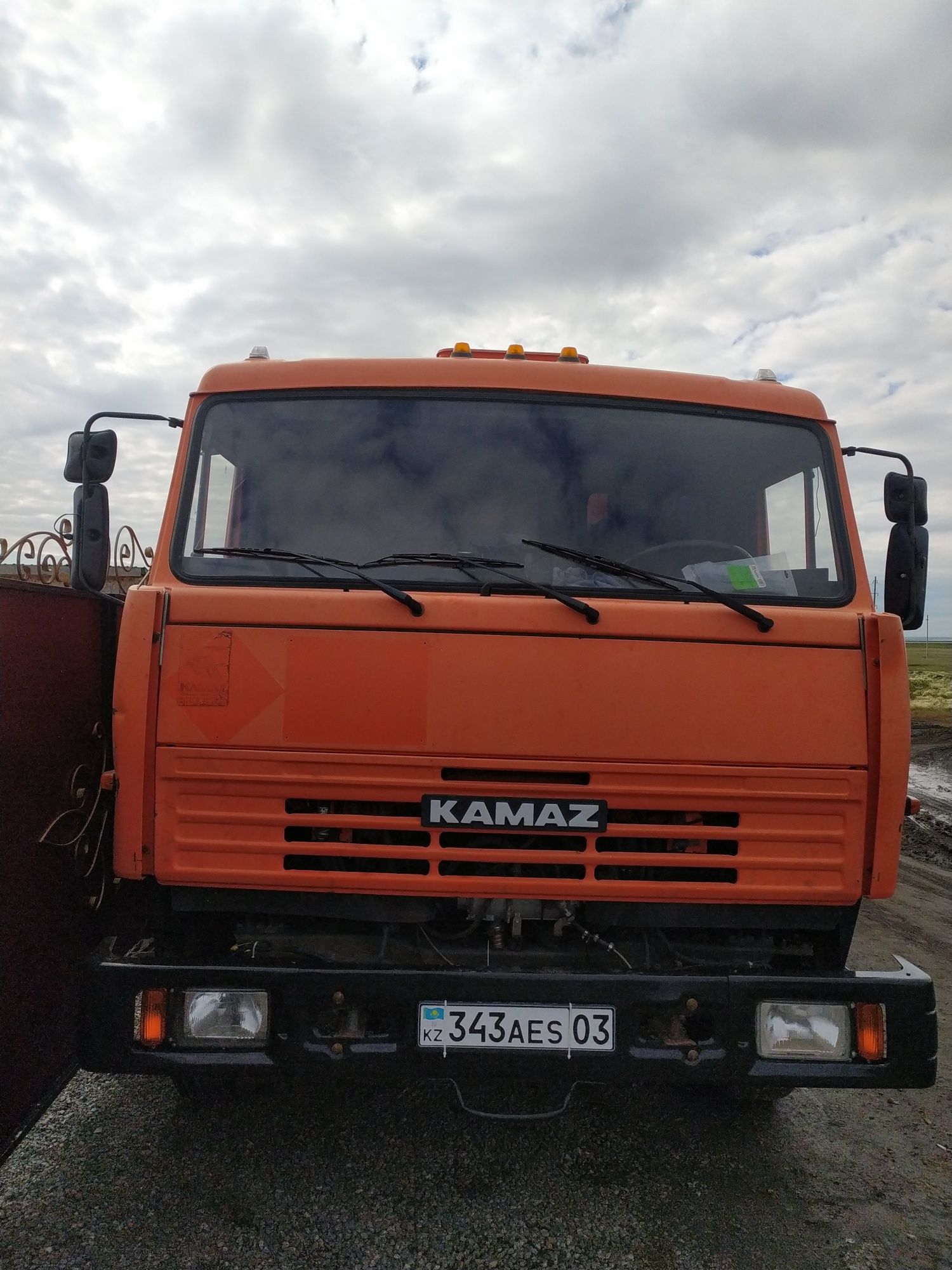 Услуги по перевозке груза КамАЗ с прицепом 30 тонн..