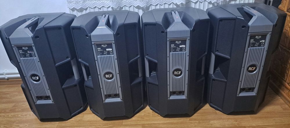 Vand 4 boxe Rcf 725 pasive