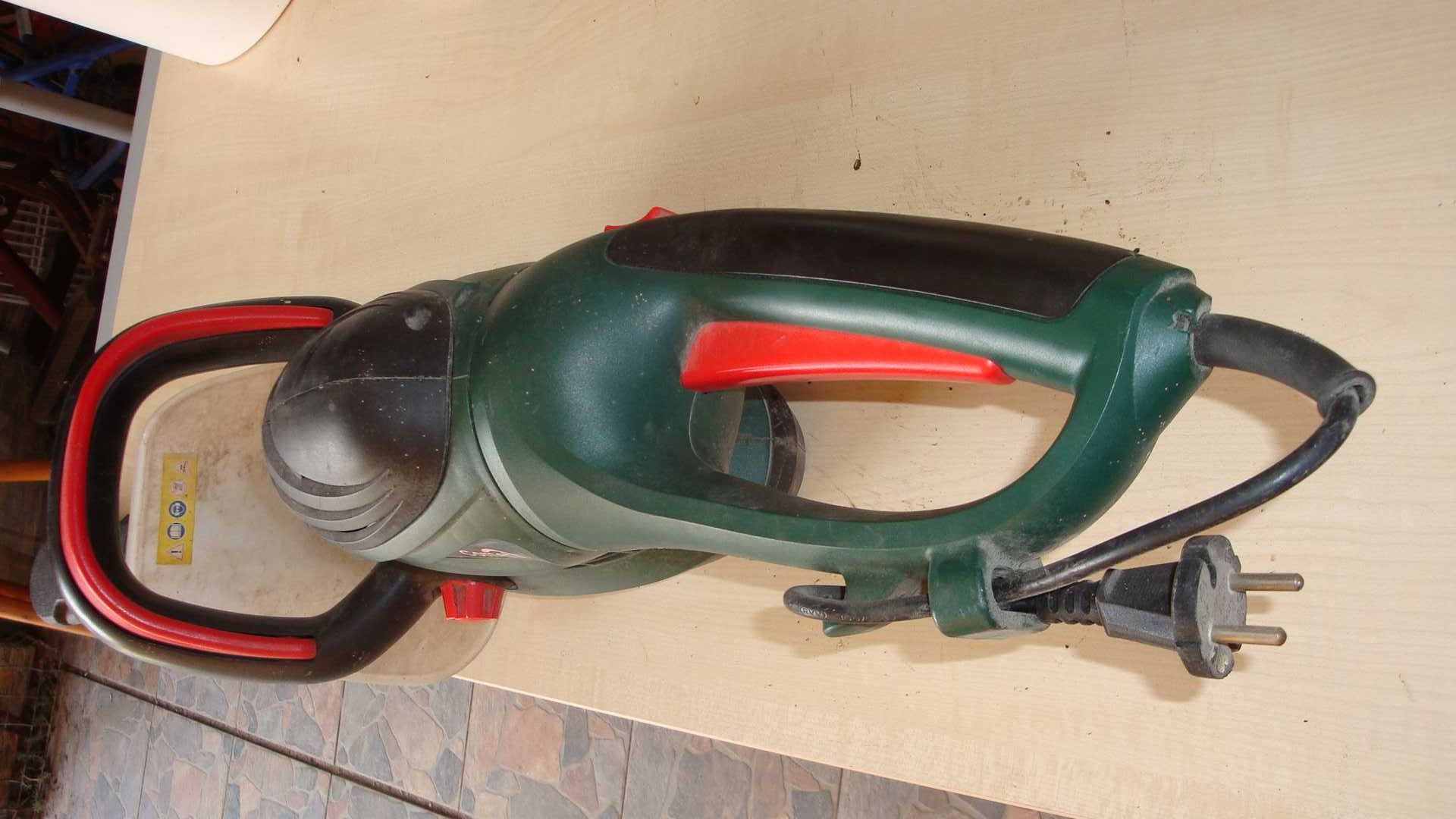 Motocoasă, Trimmer Aparat tuns gard viu, arbuști Comet CHS 650