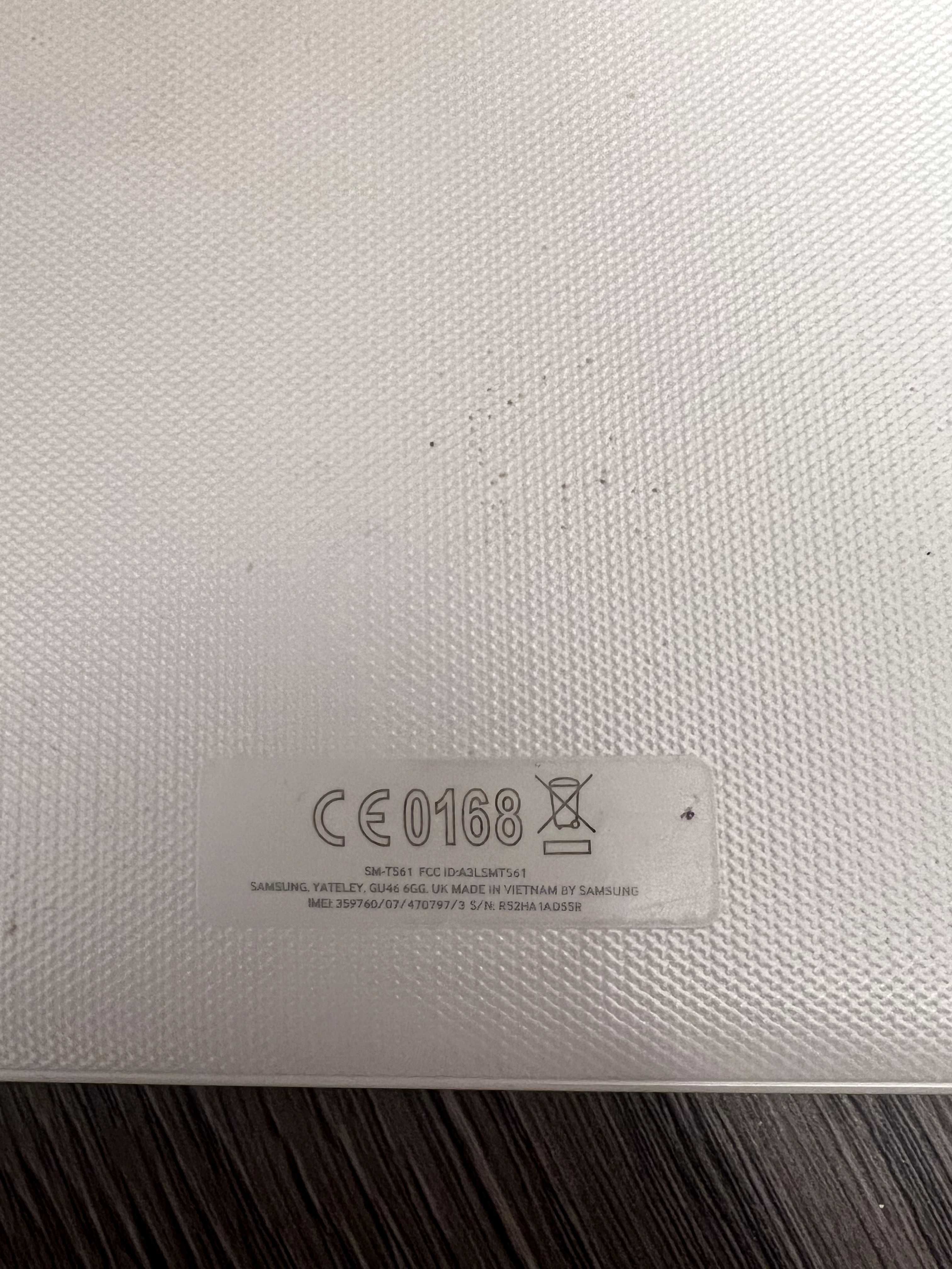 повреден таблет Samsung T561 Galaxy Tab E – за части