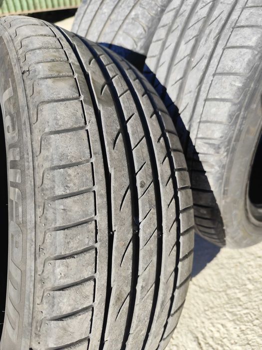 Продавам четири гуми.