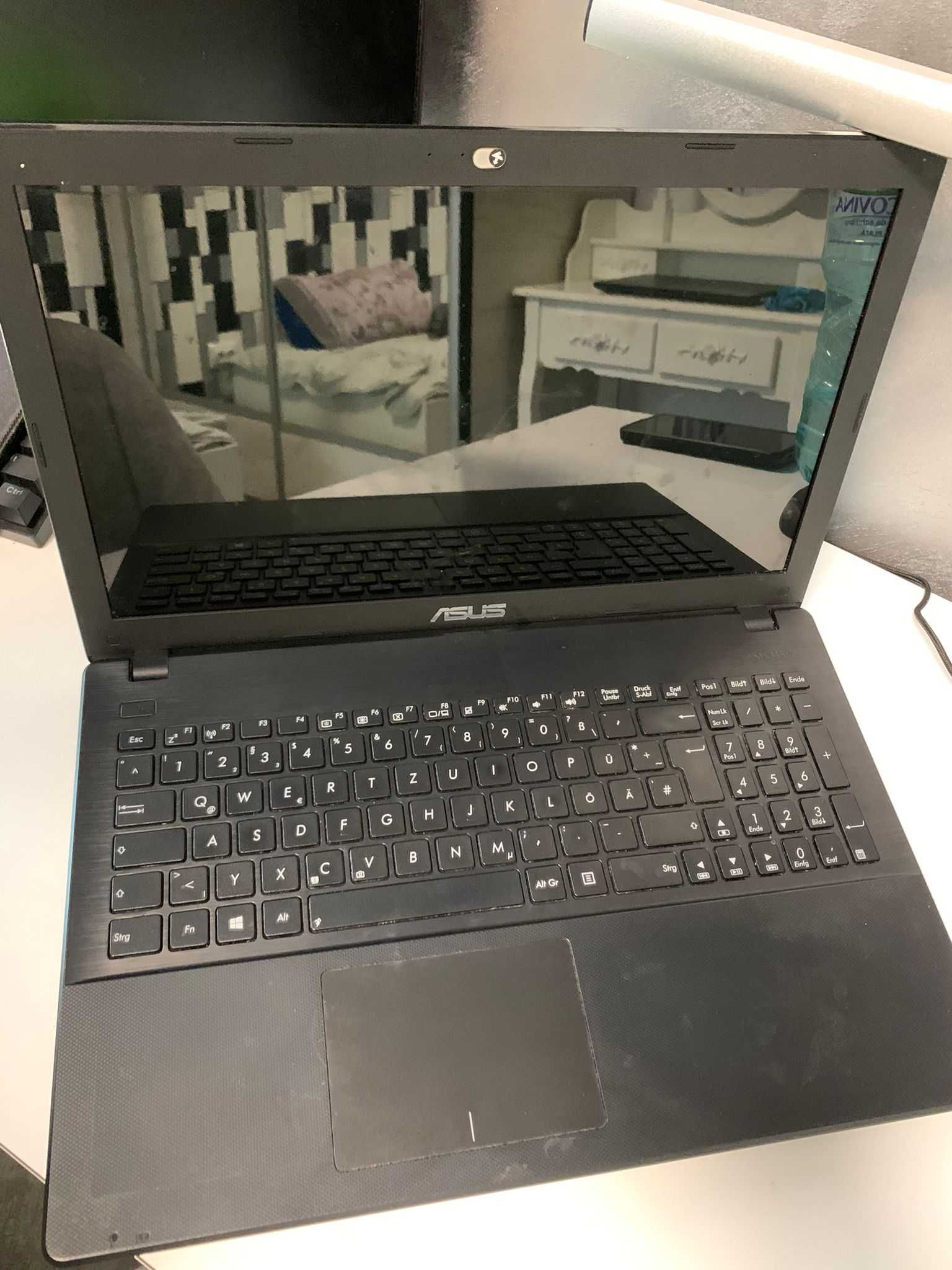 Laptop asus r512c