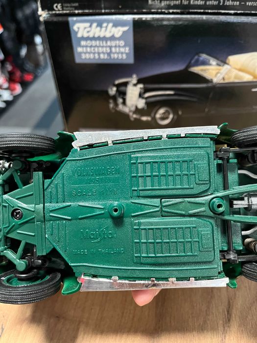 Метална колекционерска количка  модел VW KAFER/BEATLE 1950 1:18