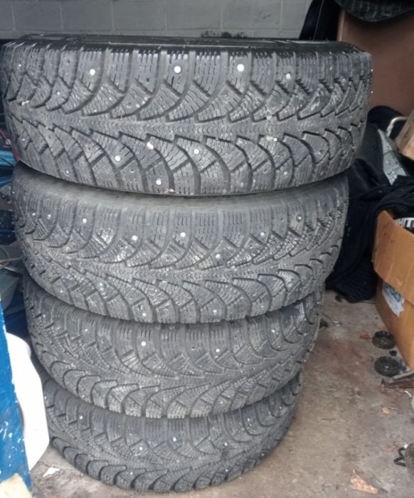 Продам зимнюю резину с дисками