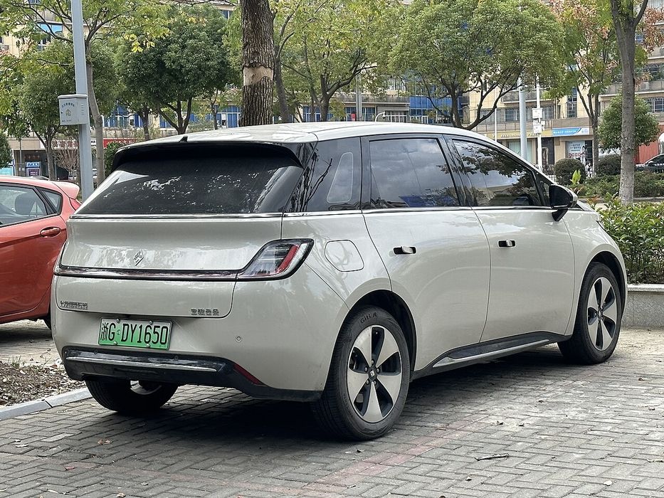 Wuling Cloud Yangi avtomobili