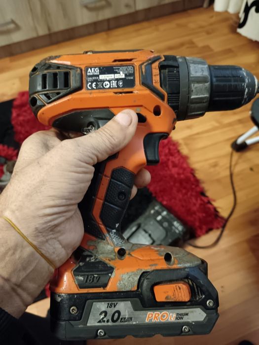 Vând Bormașină  și flex  perfecta  stare de funcționare