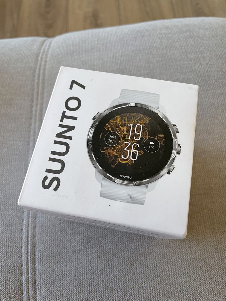 Смарт часовник Suunto 7