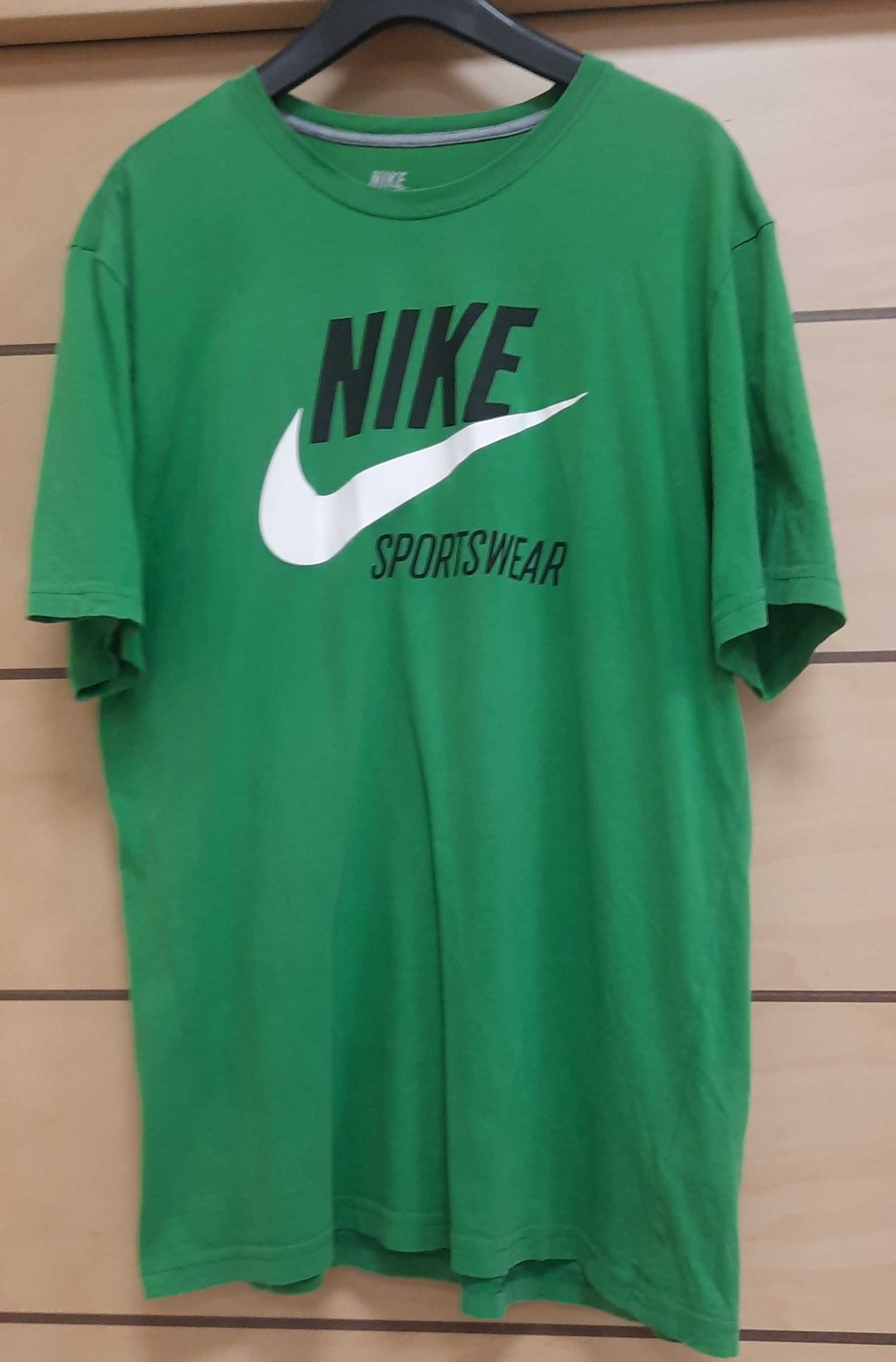 Nike Standard Fit Coupe-Много Запазена