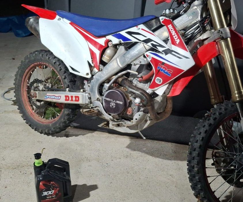 Vând Honda CRF 450 R Înmatriculata in Ro.